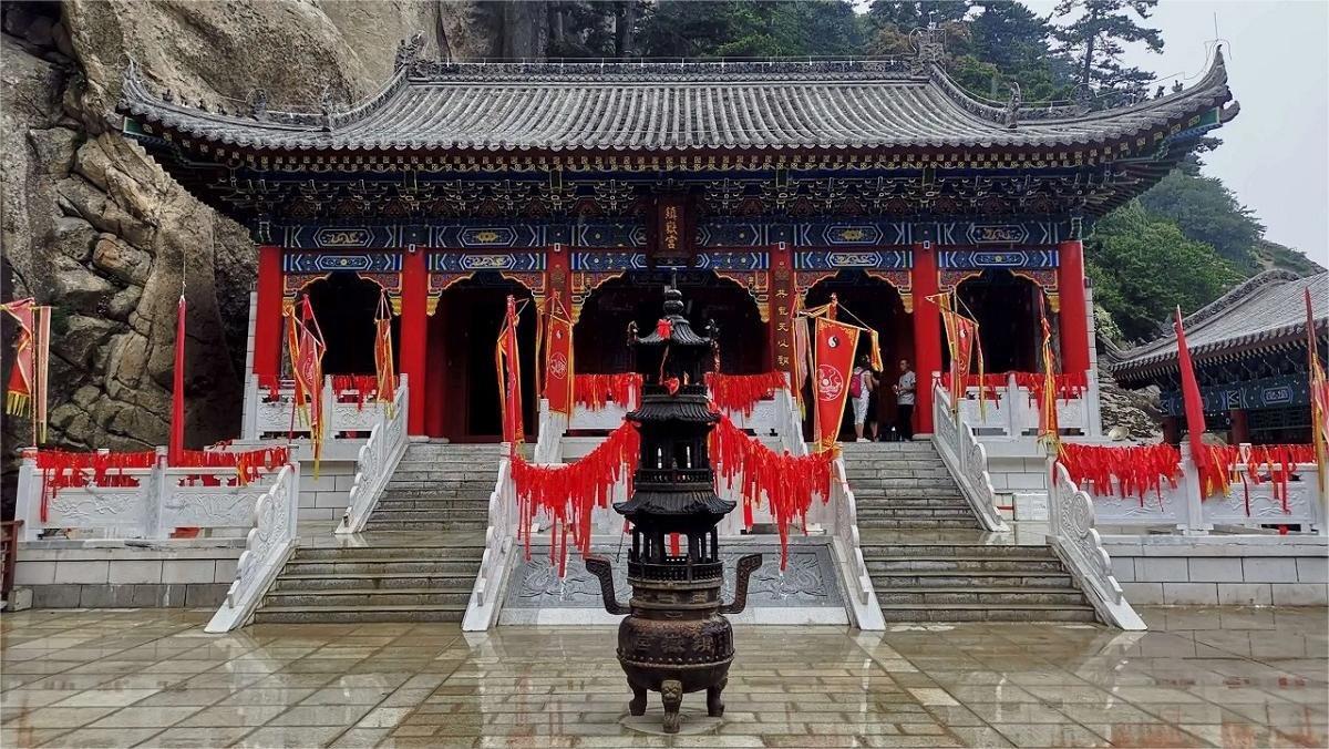 Temples in Mount Hua