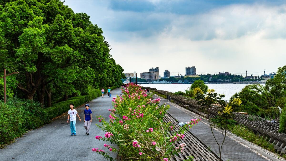 parks along huangpu river