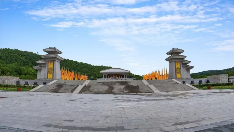 the mausoleum of yellow emperor