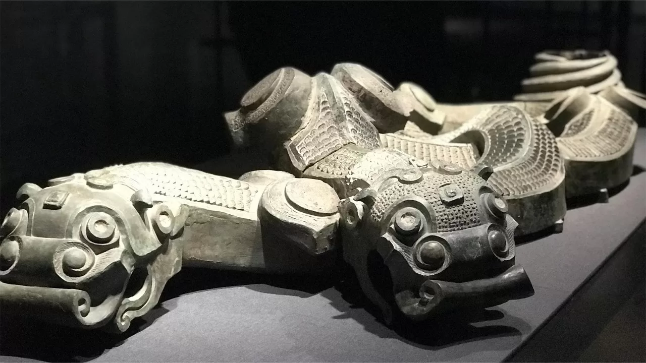 what artifact was dicovered in the tomb of the first qin emperor