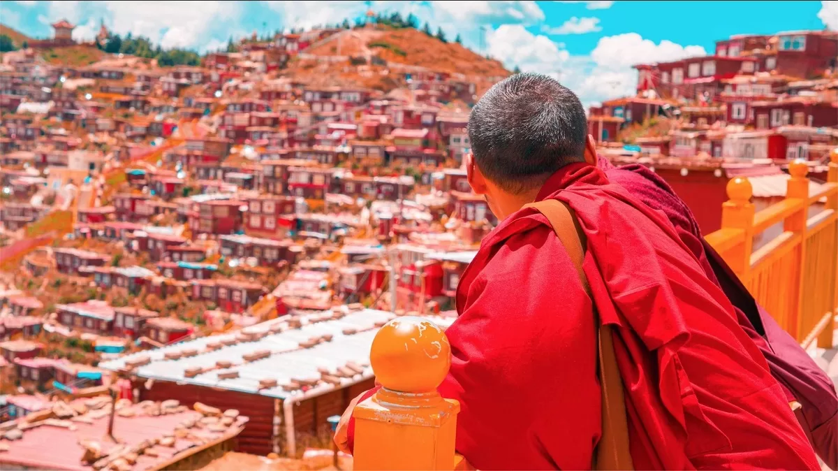 larung gar buddhist academy