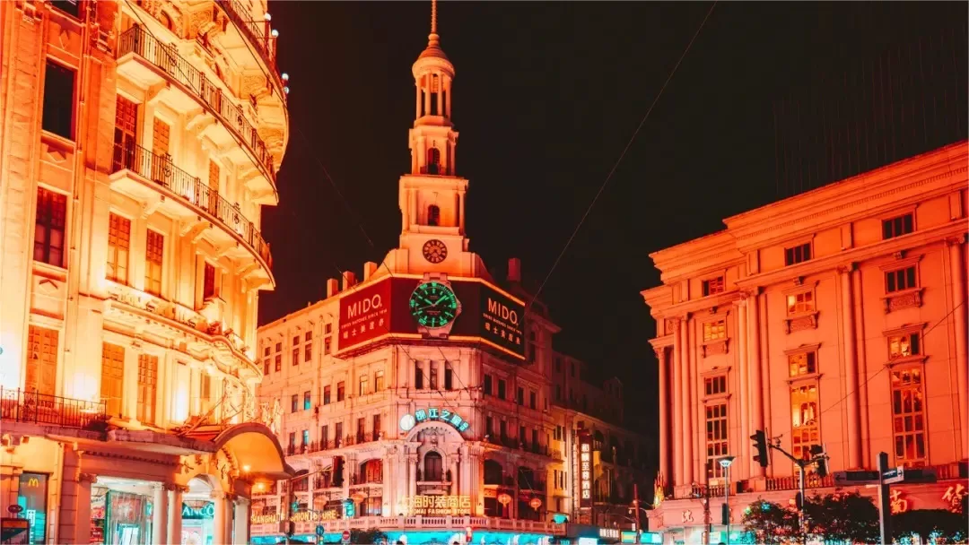 shopping on nanjing road shanghai