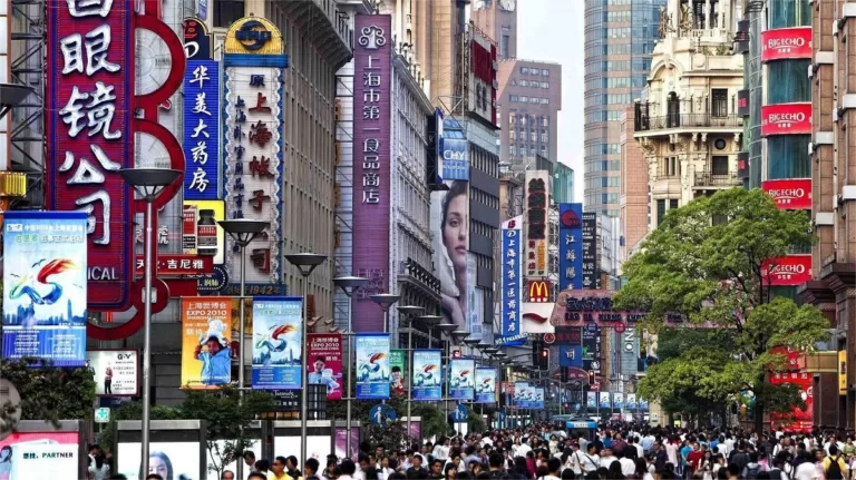 what to do on nanjing road shanghai