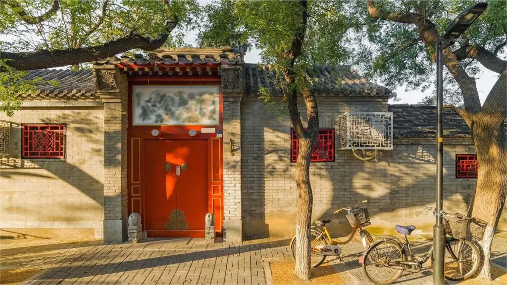 meaning of stone sculptures in front of Beijing Hutong Houses