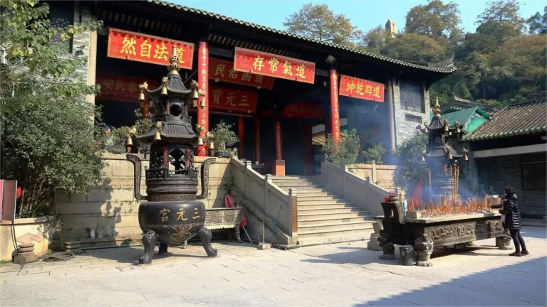 sanyuan palace lianyungang