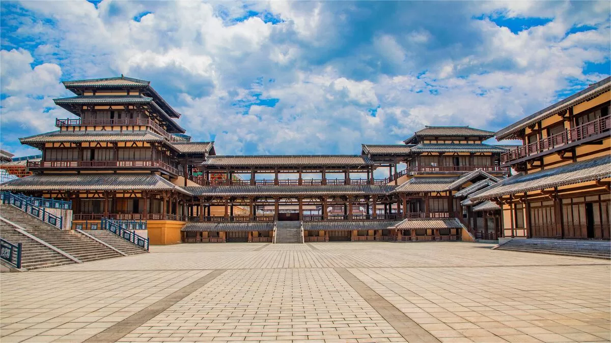 Duyun Qin and Han Studio City