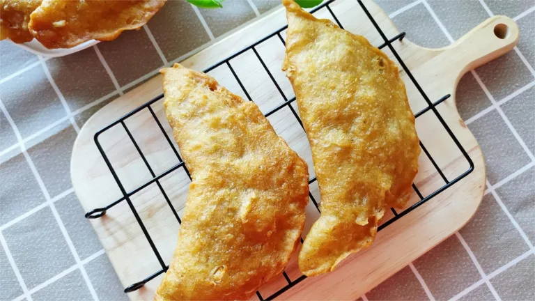 ji guan jiao (cockscomb dumplings)