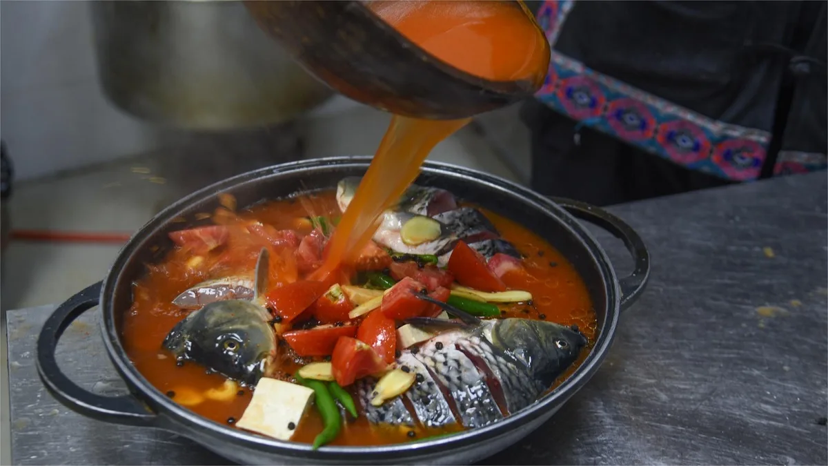 suan tang yu (boiled fish in sour soup)