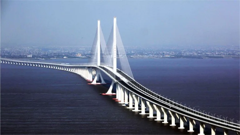 Chongqi Bridge - an artery connecting Shanghai and Jiangsu