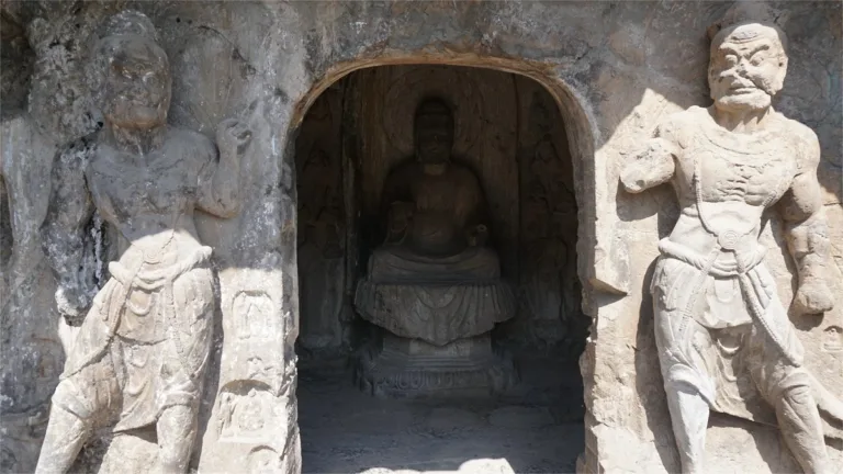 Jingshan Temple Cave in Longmen Grottoes