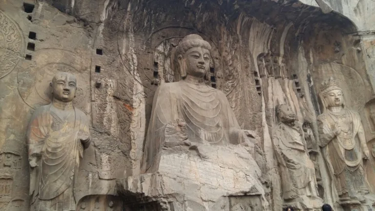 Vairocana Buddha Statue in Longmen Caves