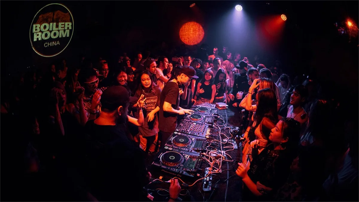 What is Shanghai nightlife like