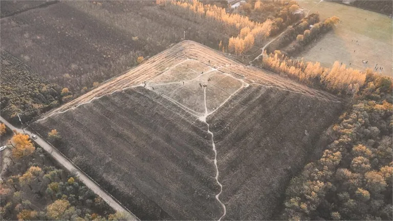 Xi'an Pyramids - China's Ancient Imperial Mausoleums