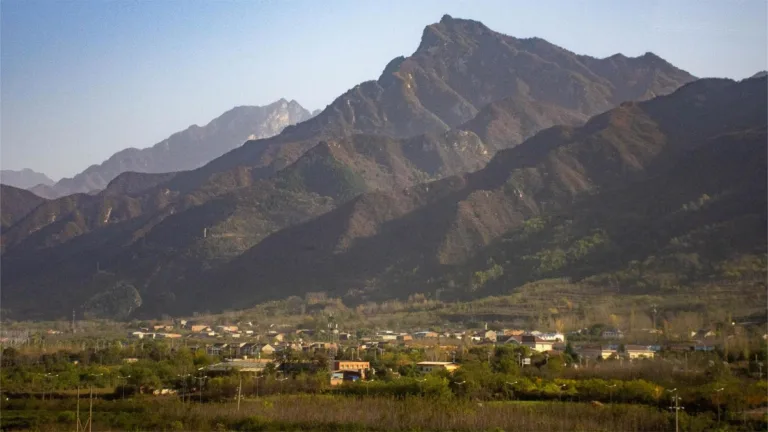 geograpy and climate of Xi'an