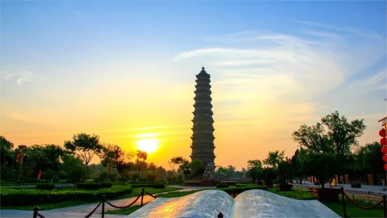 iron pagoda park kaifeng