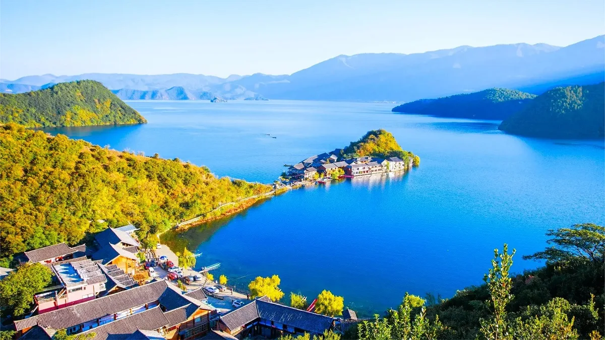 island lige on lugu lake