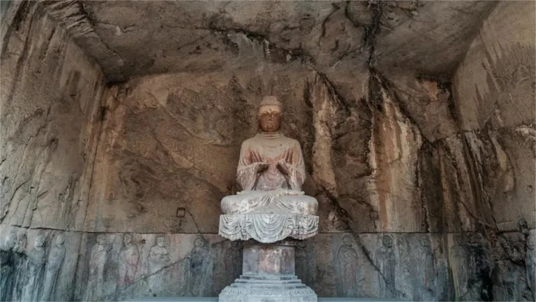 kanjing temple in longmen grottoes