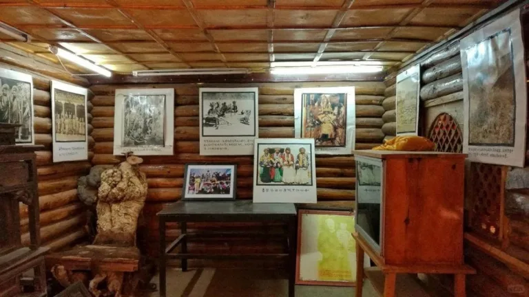 mosuo folk custom museum, lijiang