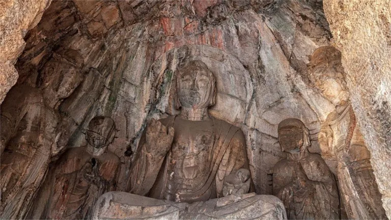 qianxi temple in longmen grottoes