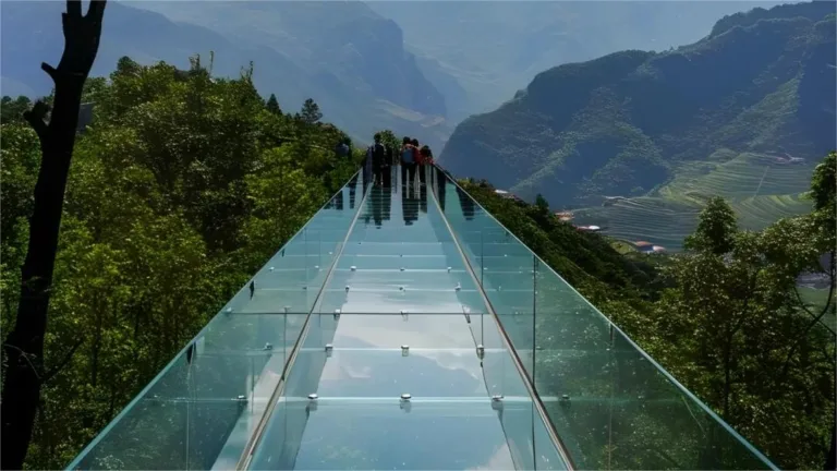 yuntain mountain glass skywalk