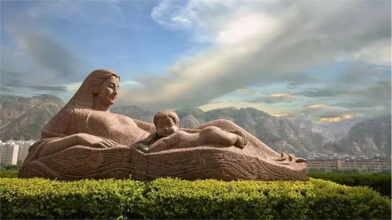 Yellow River Mother Sculpture