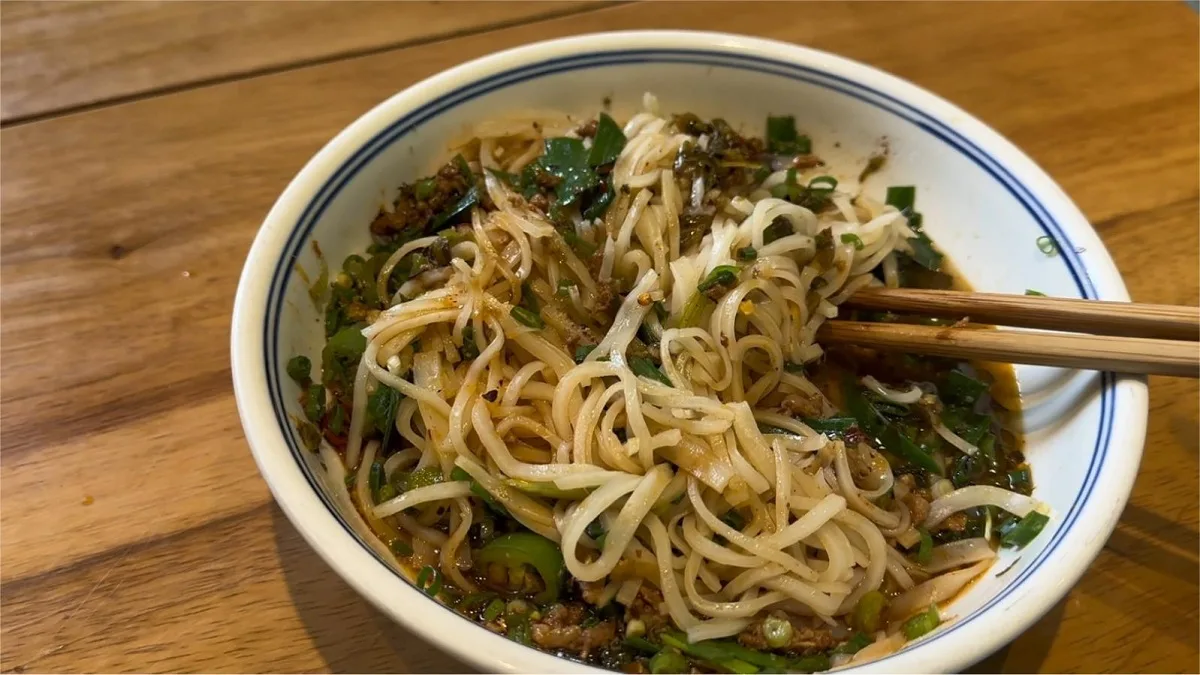 Qujing Steamed Rice Noodles
