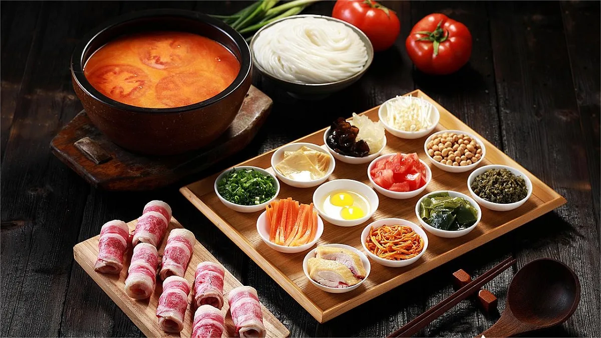 Yunnan Cross Bridge Rice Noodles