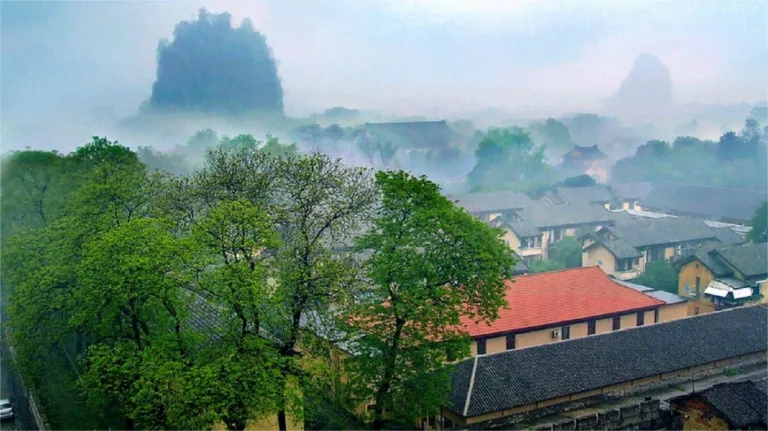 Solitary Beauty Peak And Jingjiang Prince City Scenic Area